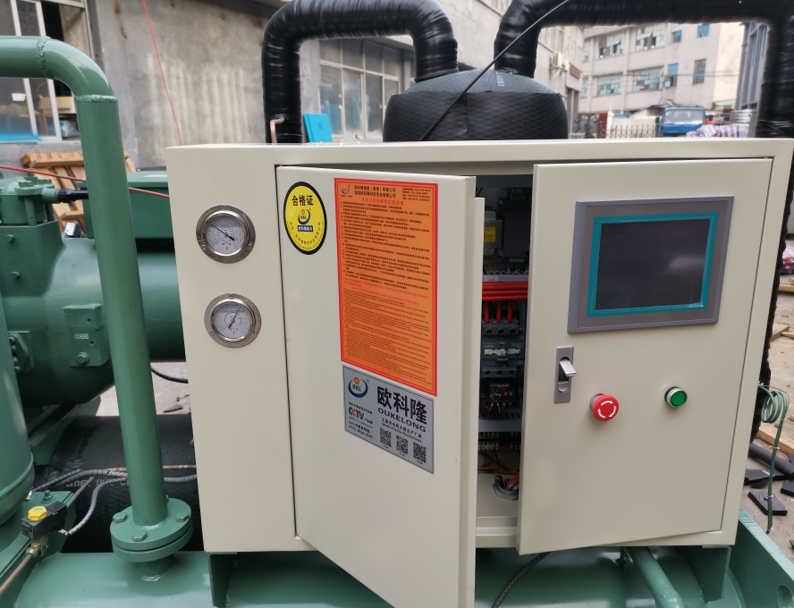 某大型牛奶廠使用冷水機